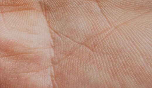 【手相】感情線が波打つ人の性格と運勢｜2026年最新・波形の意味を徹底解説